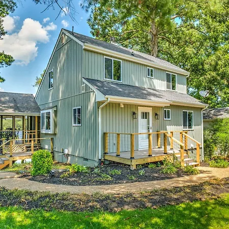 River Refresh - Waterfront With Spa On Placid Bay Luxury Vacation Rental By B Michaels Escapes